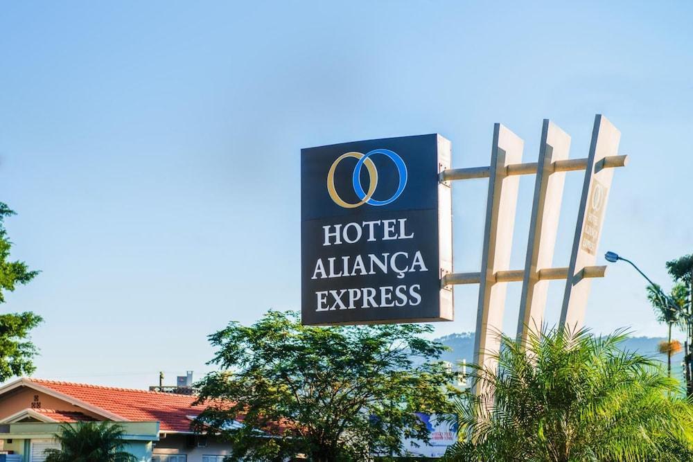 酒店 Alianca Express 3*